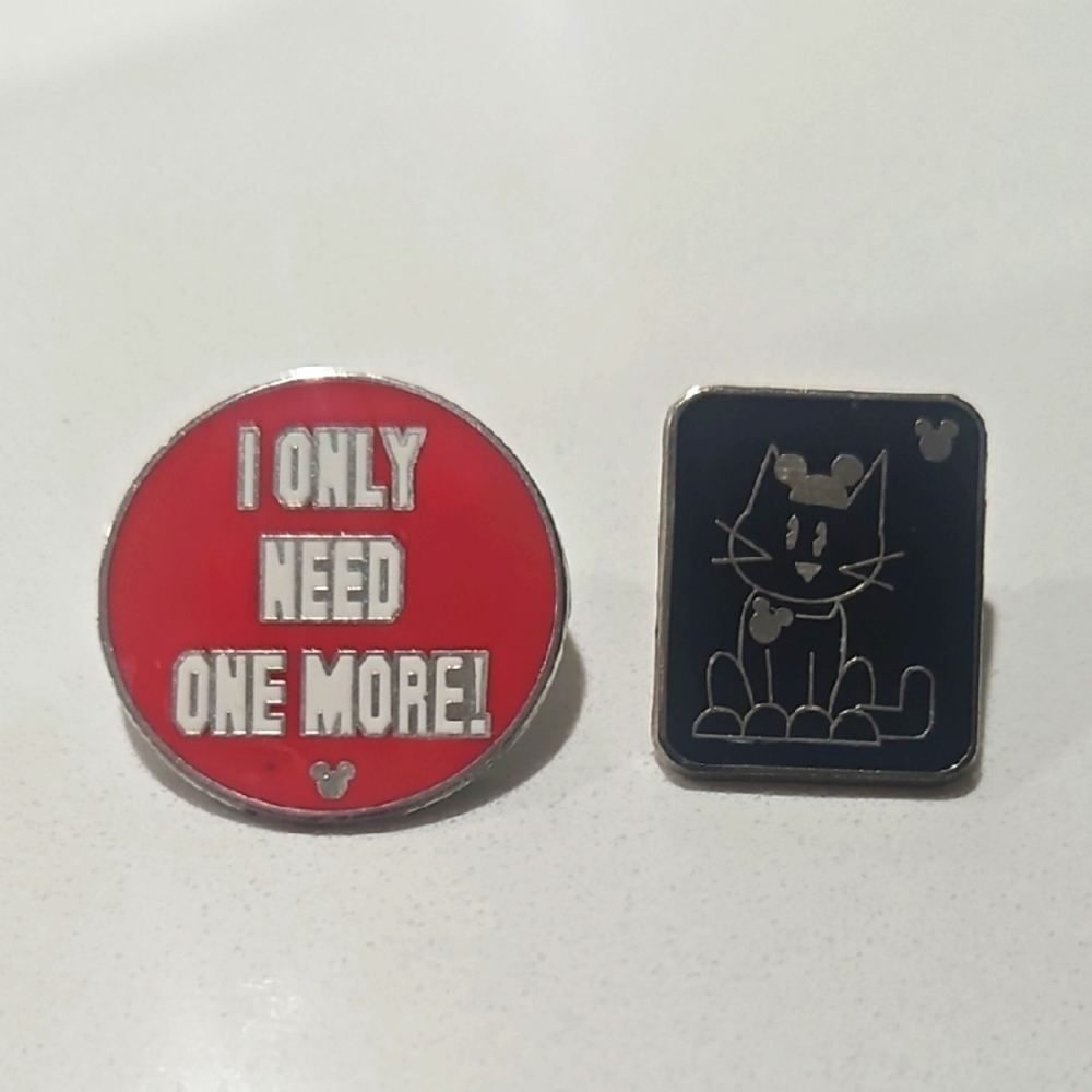 Disney trading pins x2